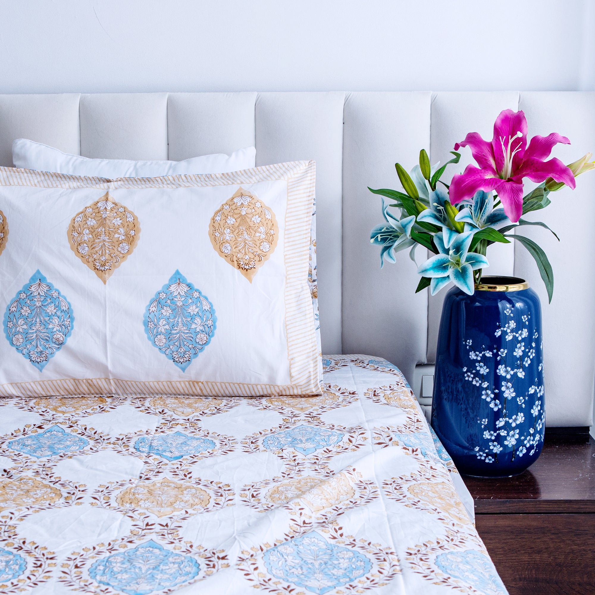 The Brown Fern - Super King Size Percal Cotton Block printed bedsheet with two matching pillow covers