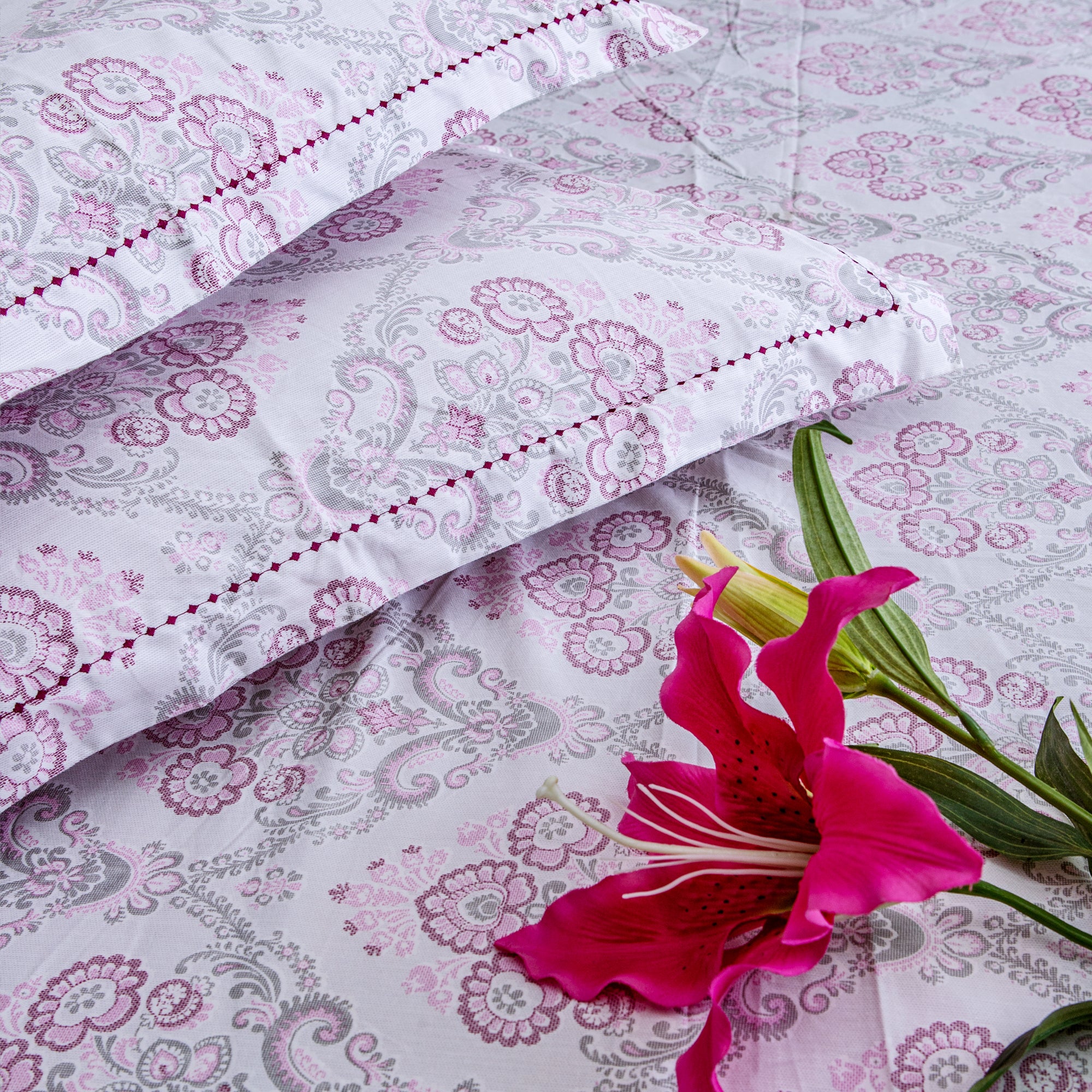 The Floral Bloom - Super King Size Fitted Cotton Bedsheet with two matching pillow covers
