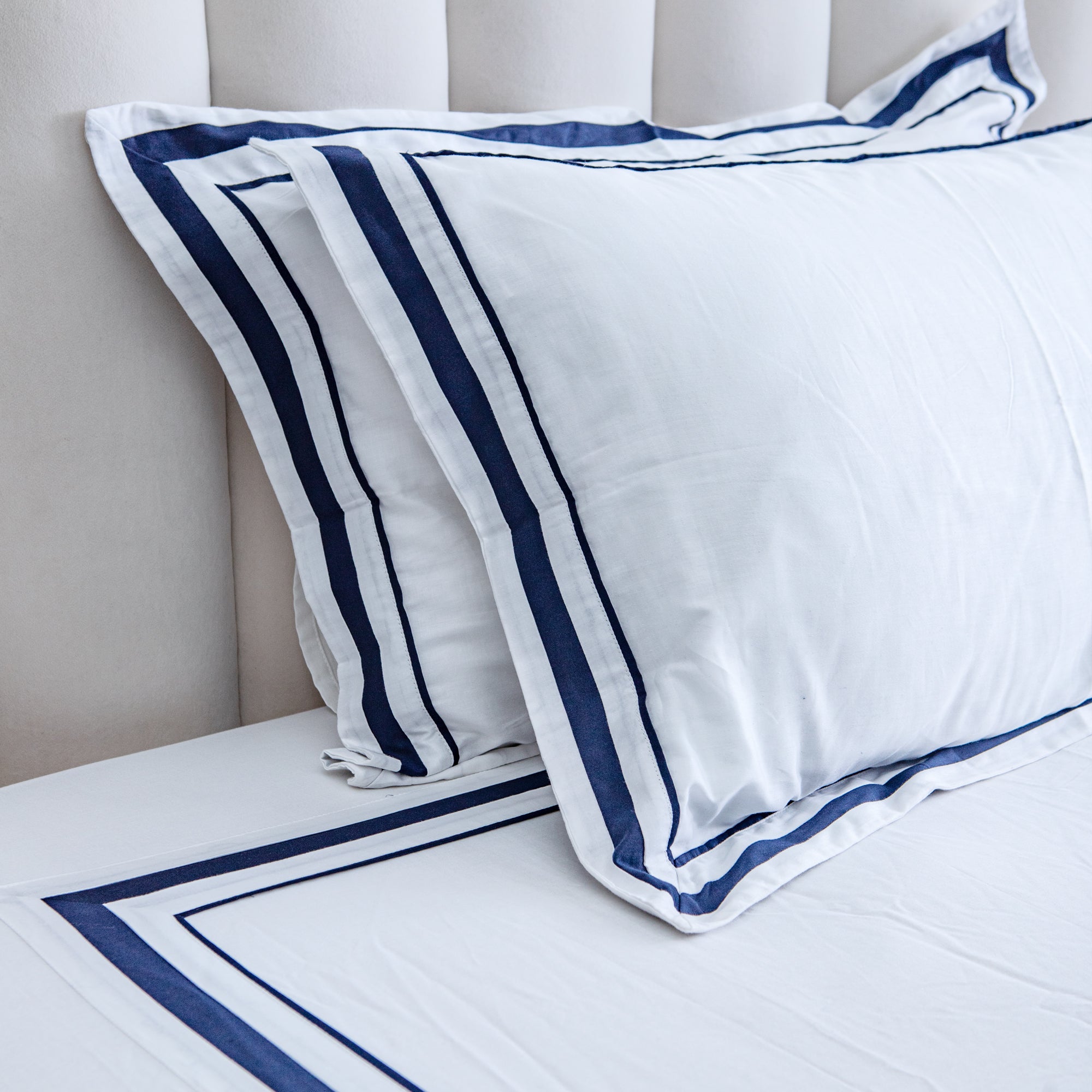 The Royal Brilliance - Super King Size Fitted Cotton Bedsheet with two matching pillow covers