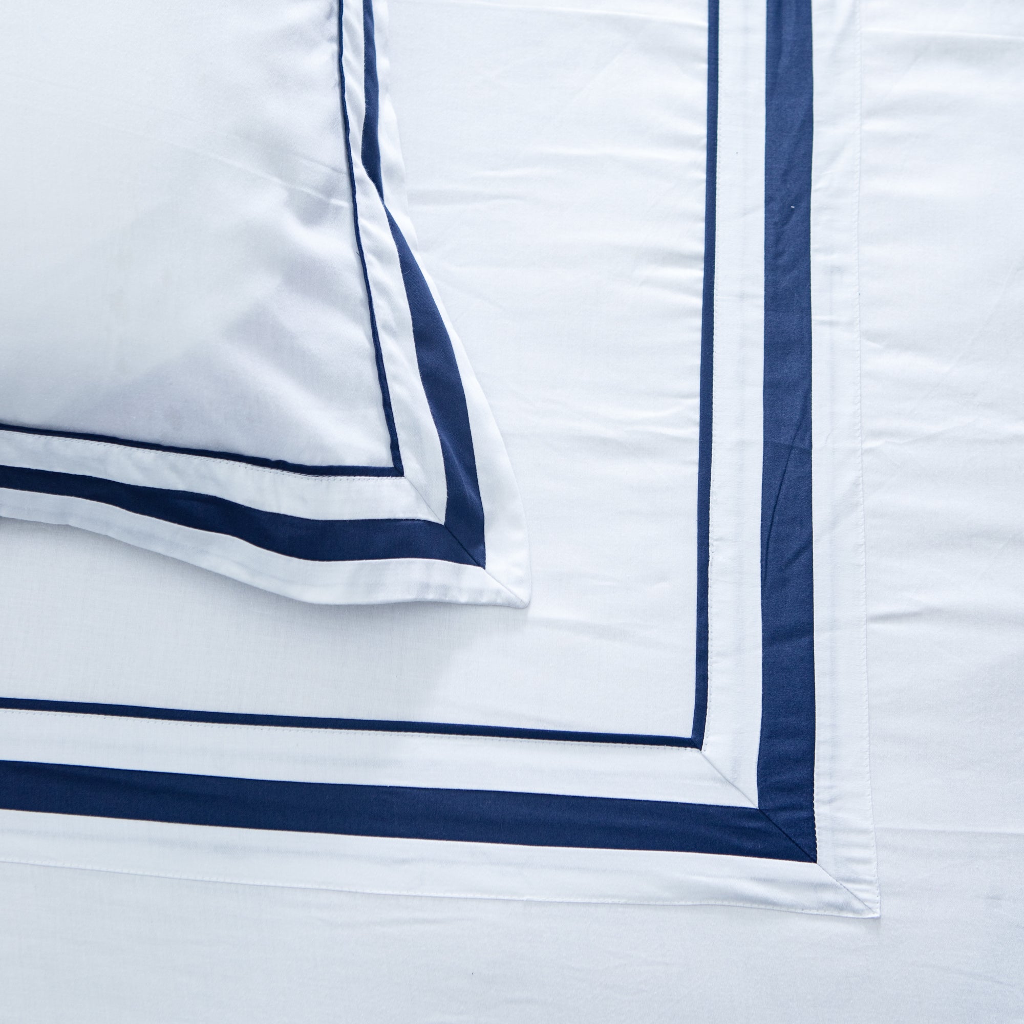 The Royal Brilliance - Super King Size Fitted Cotton Bedsheet with two matching pillow covers