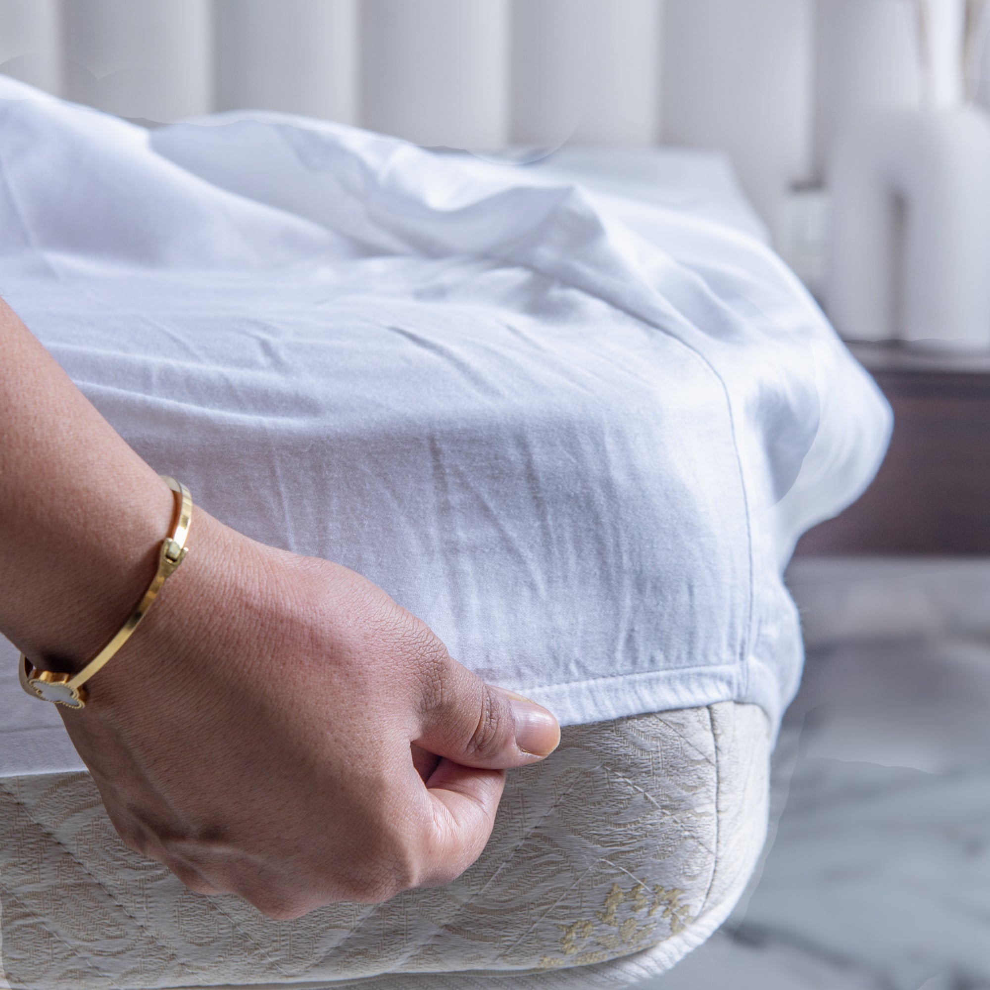 The Royal Brilliance - Super King Size Fitted Cotton Bedsheet with two matching pillow covers