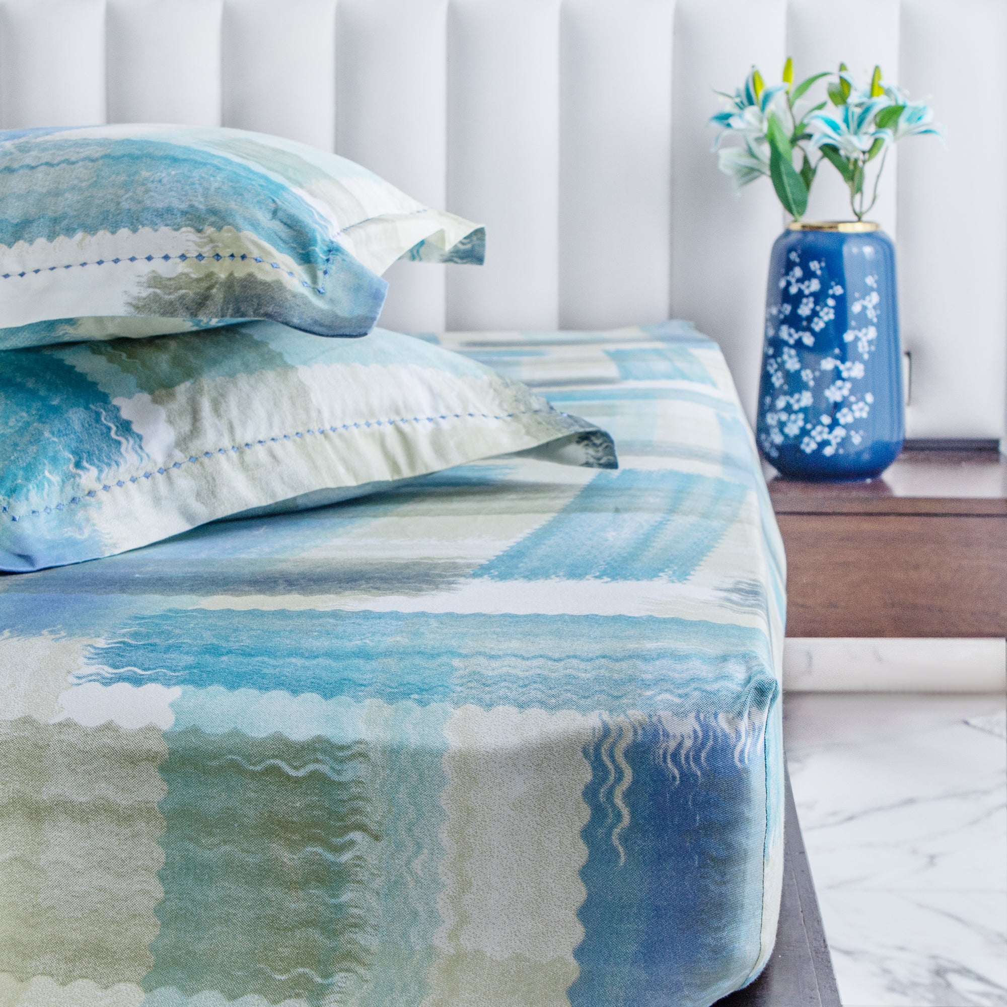 Serene Oasis - Super King Size Fitted Cotton Bedsheet with two matching pillow covers