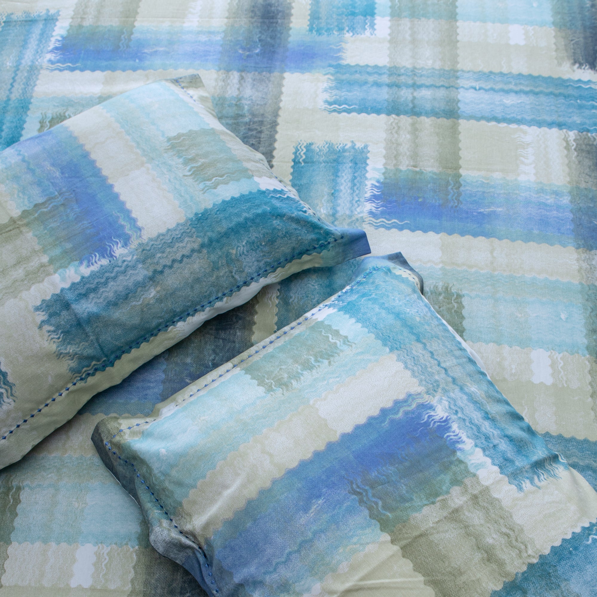 Serene Oasis - Super King Size Fitted Cotton Bedsheet with two matching pillow covers