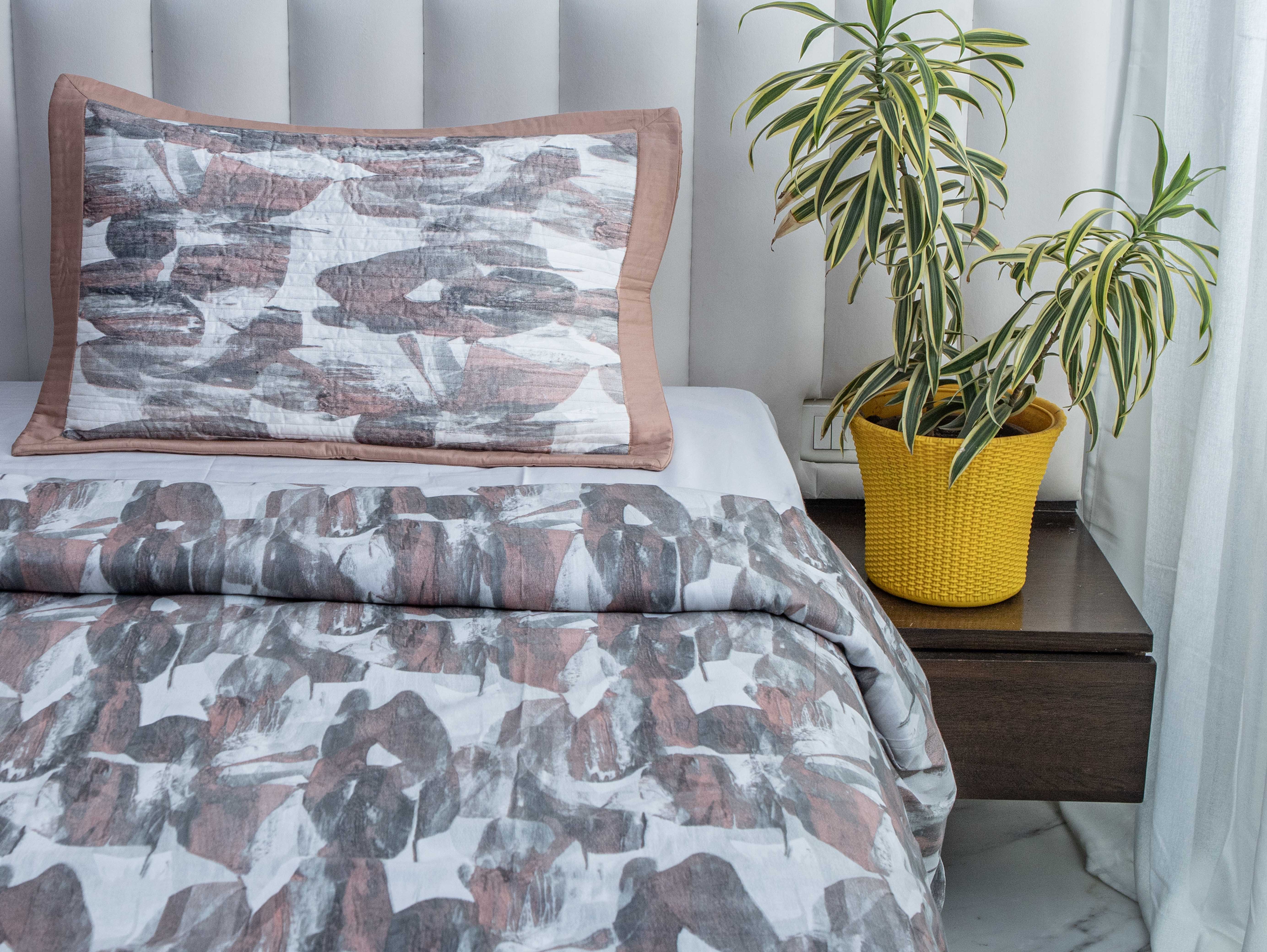 The Snuggle Mosiac - Super King size Cotton bedsheet with quilted pillow covers
