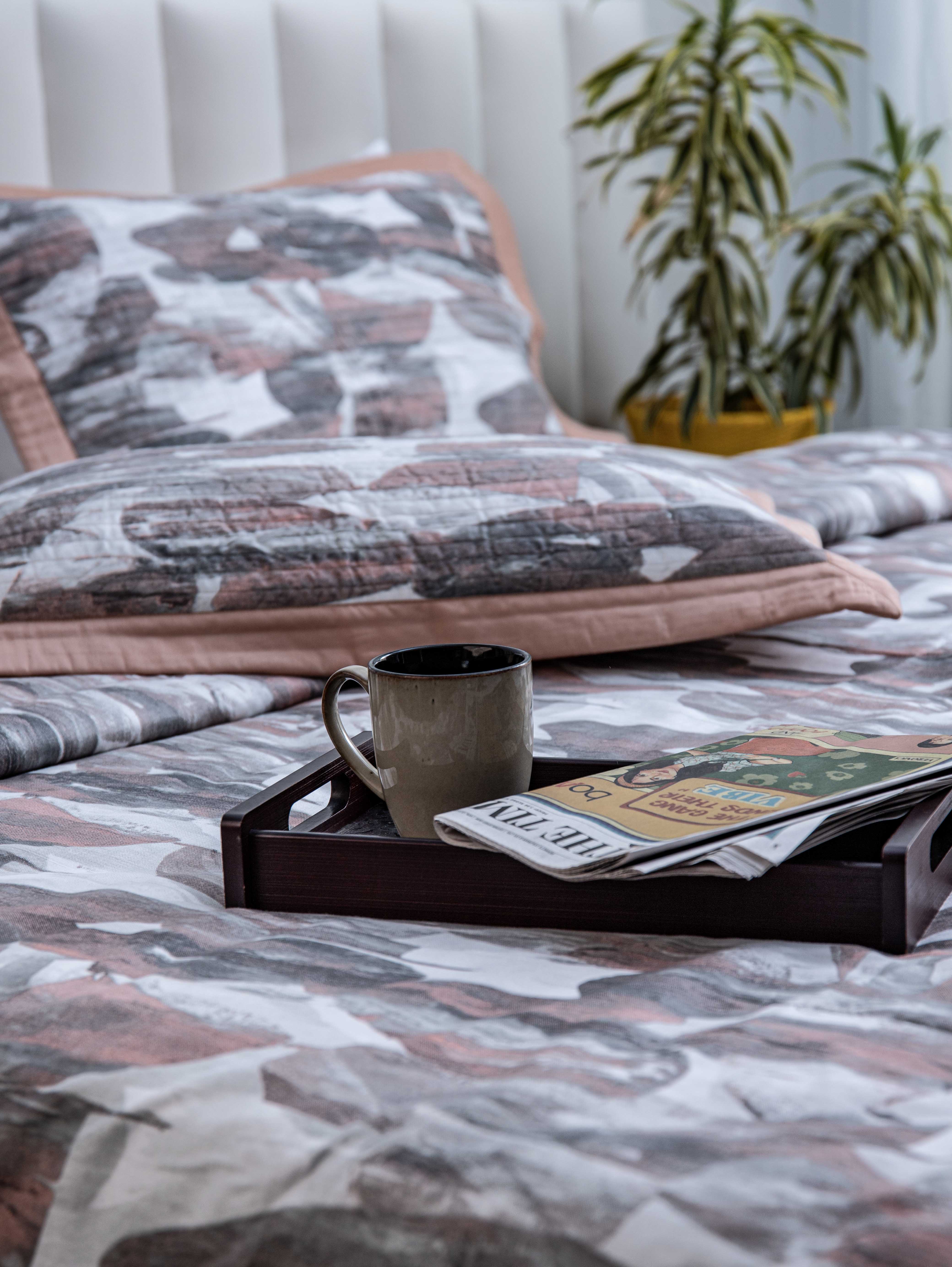 The Snuggle Mosiac - Super King size Cotton bedsheet with quilted pillow covers