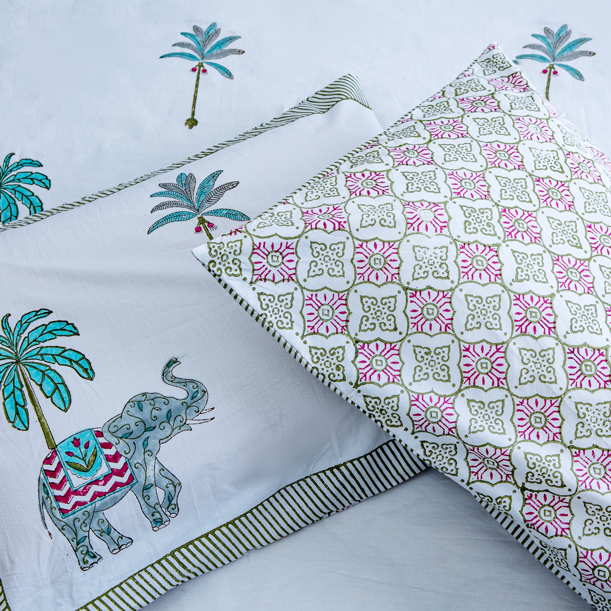The Desert Palms - Super King Size Percal Cotton Block printed bedsheet with two matching pillow covers