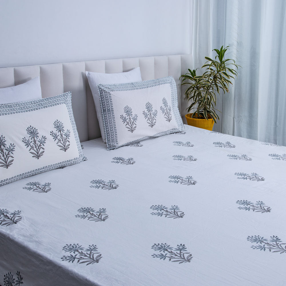 Lush Ensemble - Super King Size Percal Cotton Block printed bedsheet with two matching pillow covers