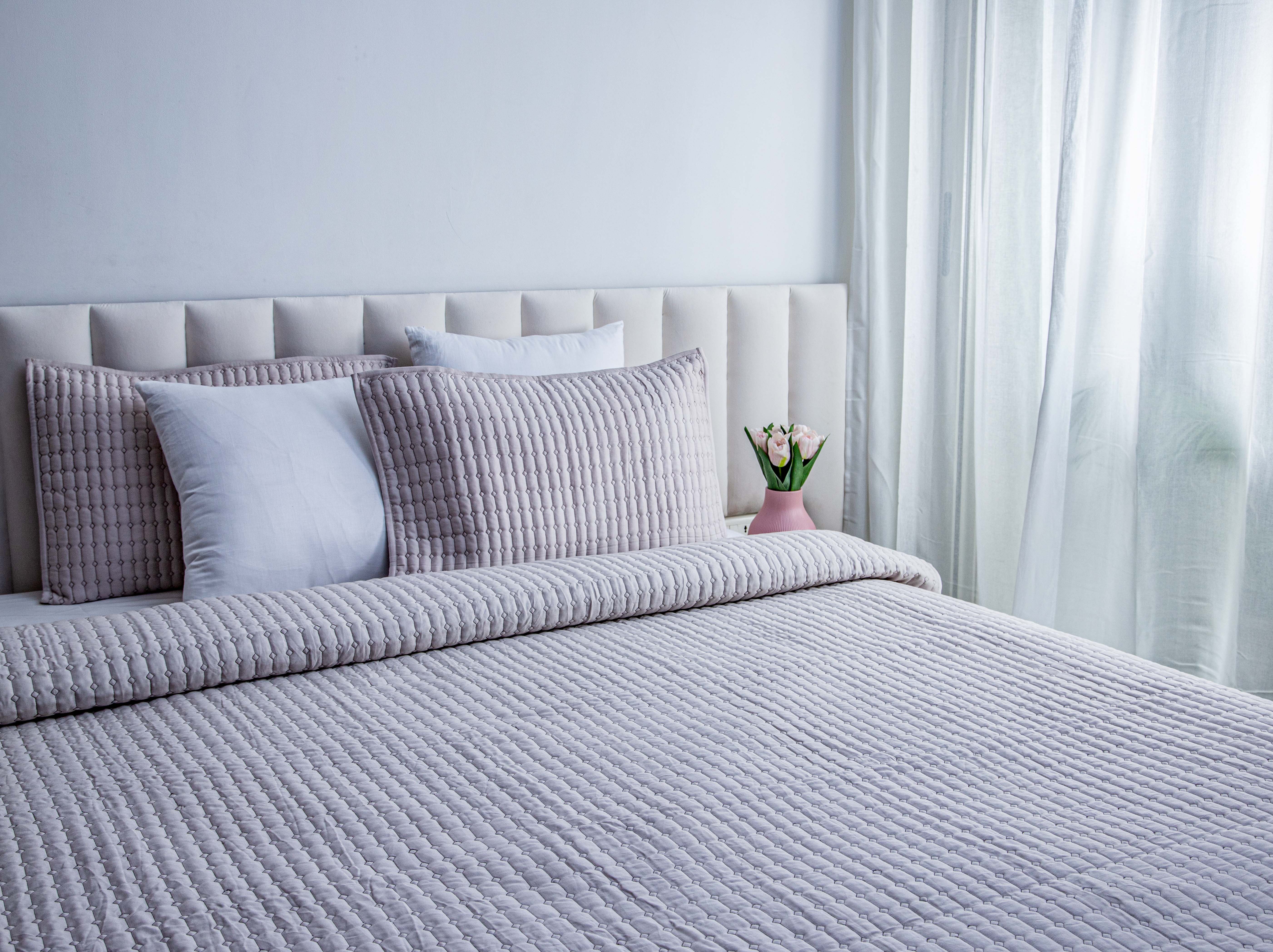 The Cotton Cloud - COTTON QUILTED BEDCOVER WITH TWO MATCHING PILLOW COVERS