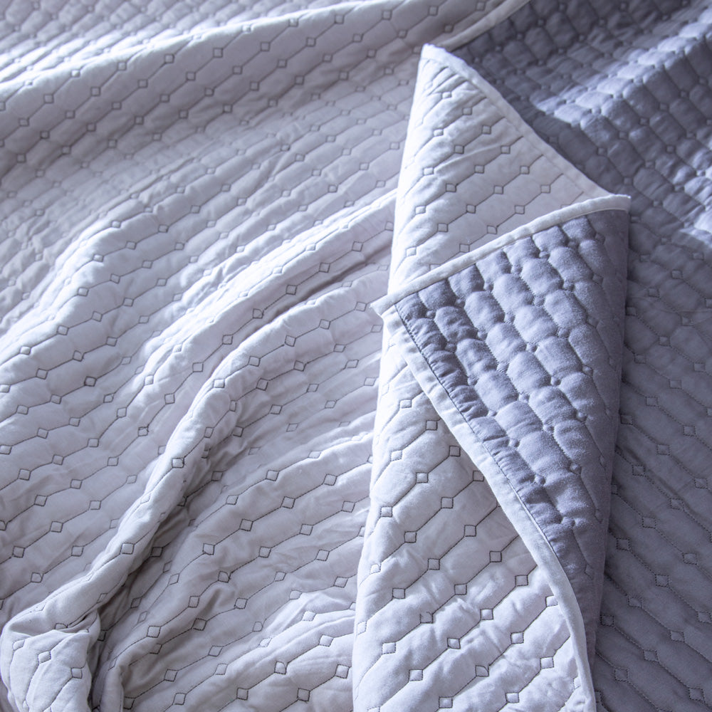 The Cotton Cloud - COTTON QUILTED BEDCOVER WITH TWO MATCHING PILLOW COVERS