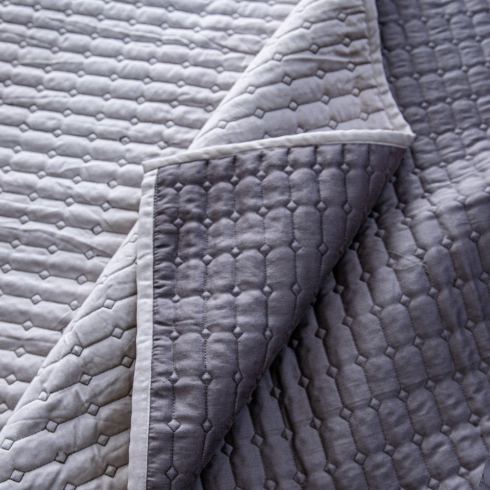 The Cotton Cloud - COTTON QUILTED BEDCOVER WITH TWO MATCHING PILLOW COVERS
