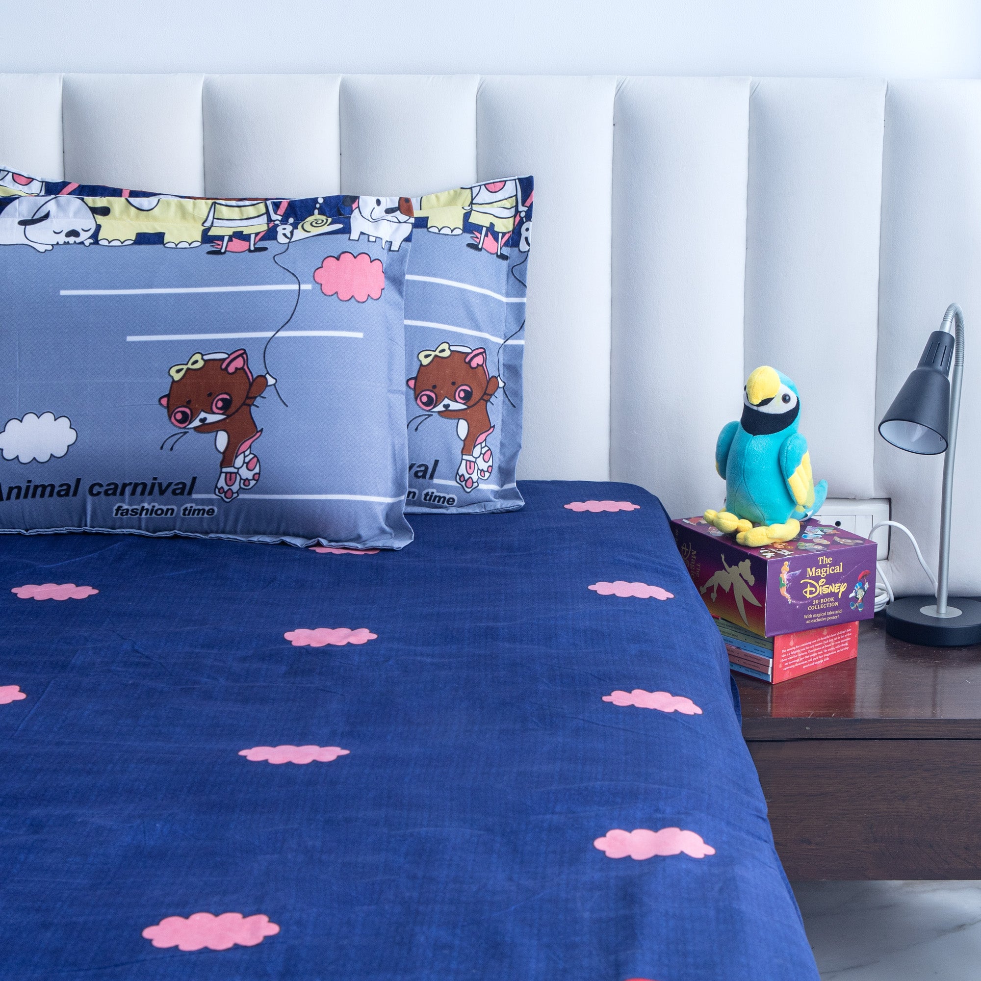 Animal Carnival - Queen size bedsheet with two matching pillow covers