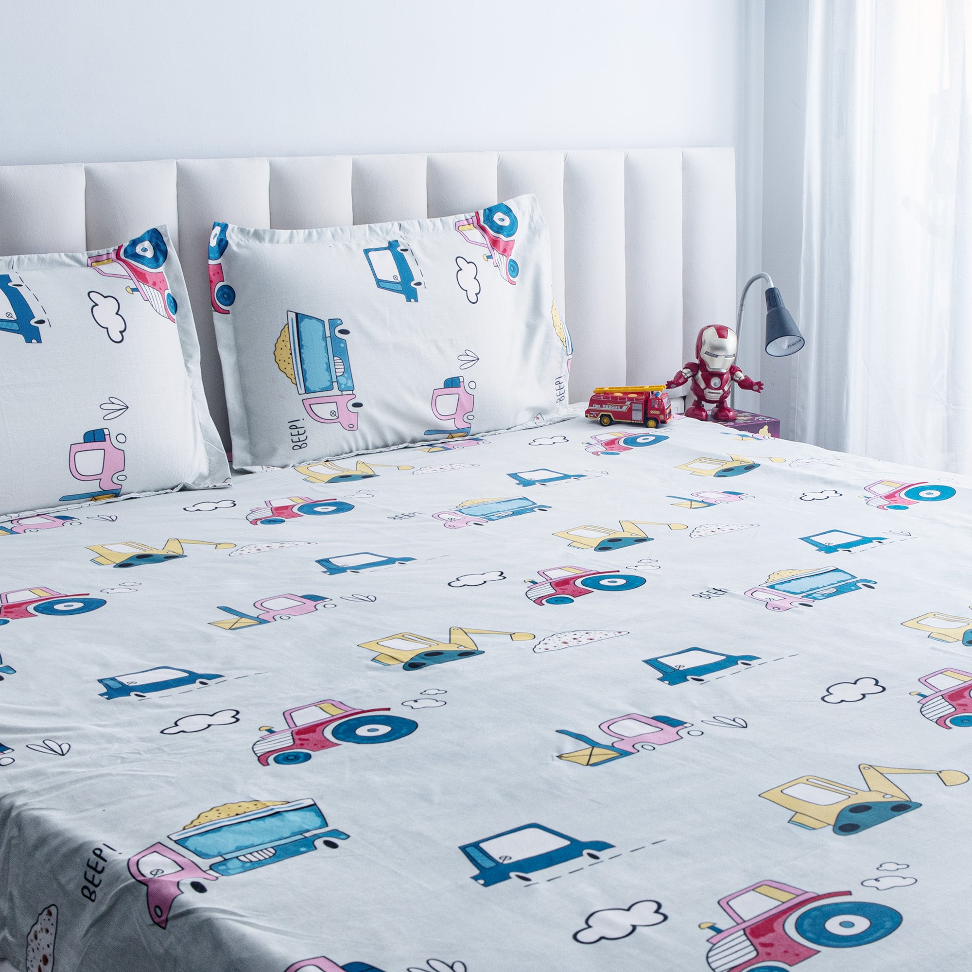 Let's Zoom - Queen size bedsheet with two matching pillow covers