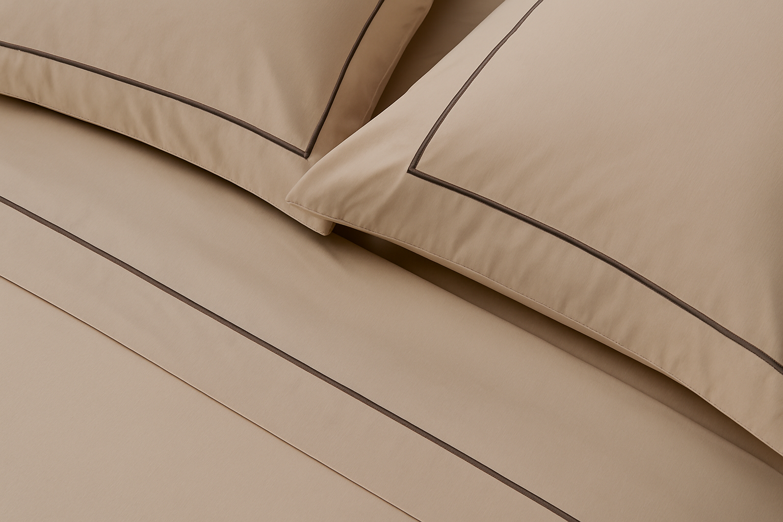 Soft Flair Border 600TC Super King Size Cotton Bedsheet with matching pillow covers