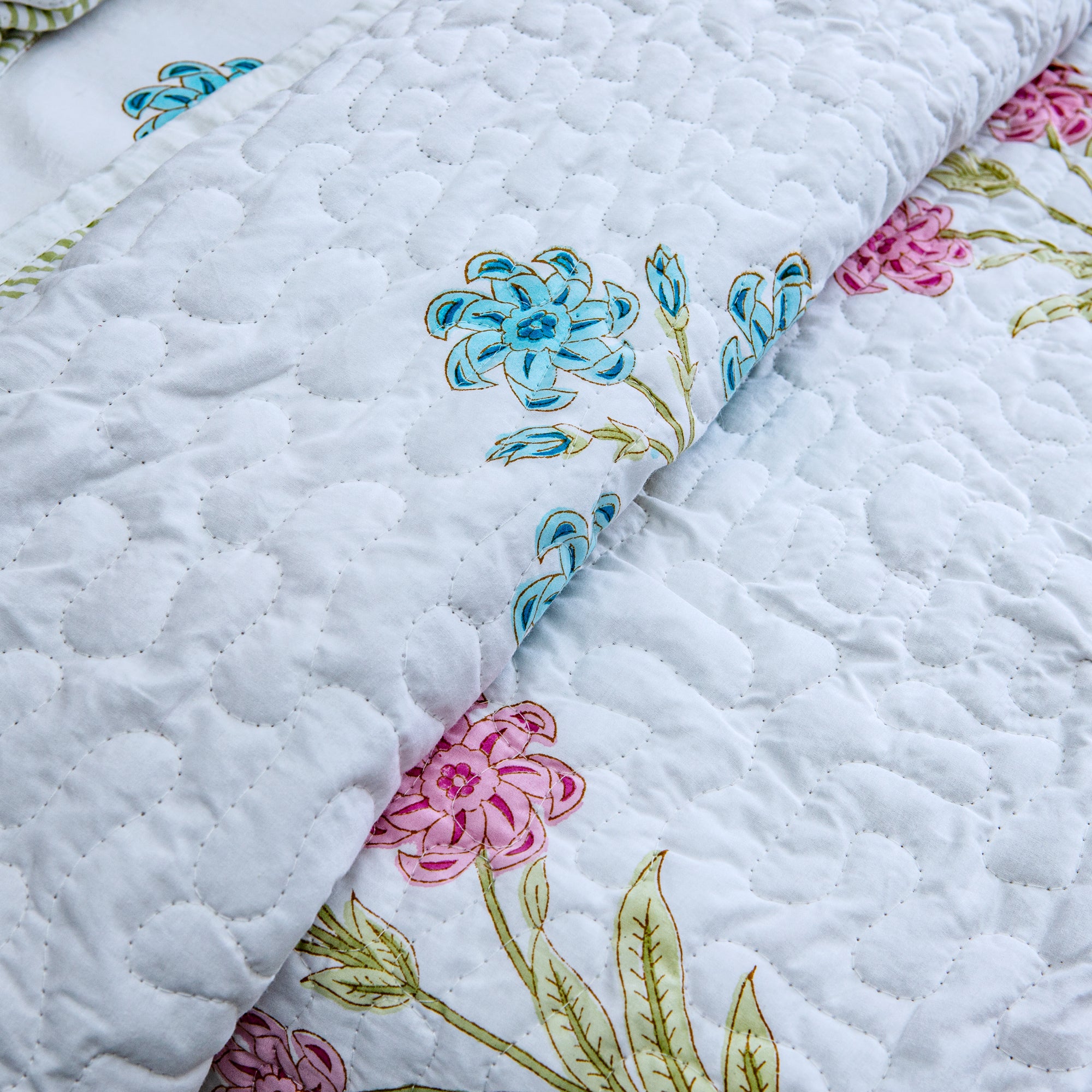 Floral Gaze - Pure Cotton Bedcover with two matching pillow covers